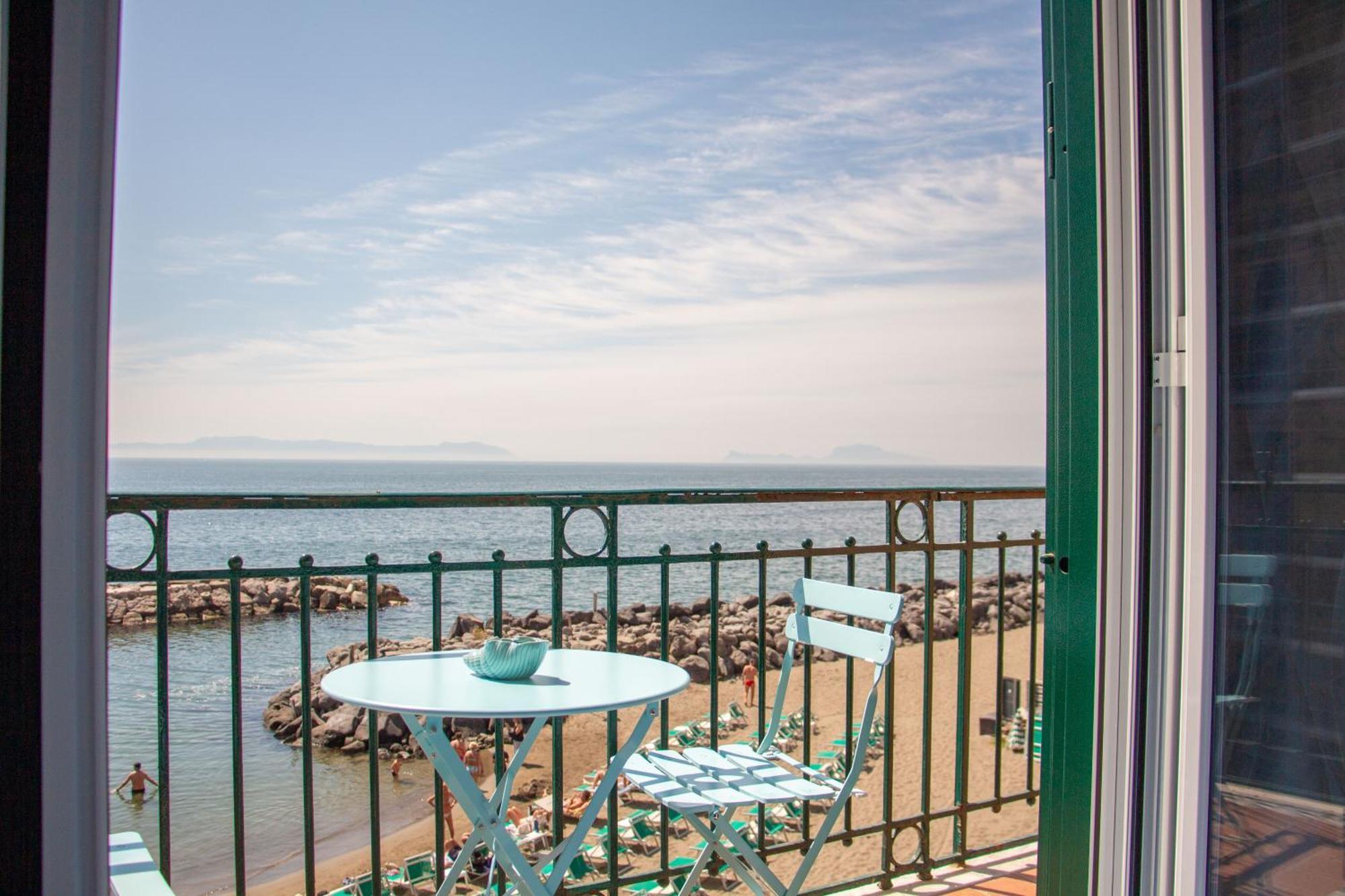 Wanderlust Aria Di Mare Appartement Napels Buitenkant foto